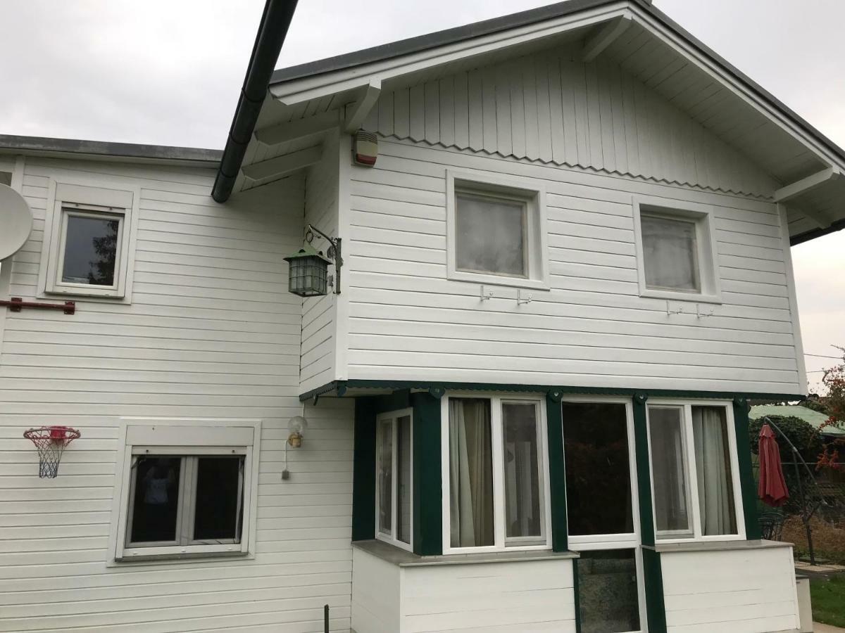 House At Lake "Alte Donau" In Вена Экстерьер фото